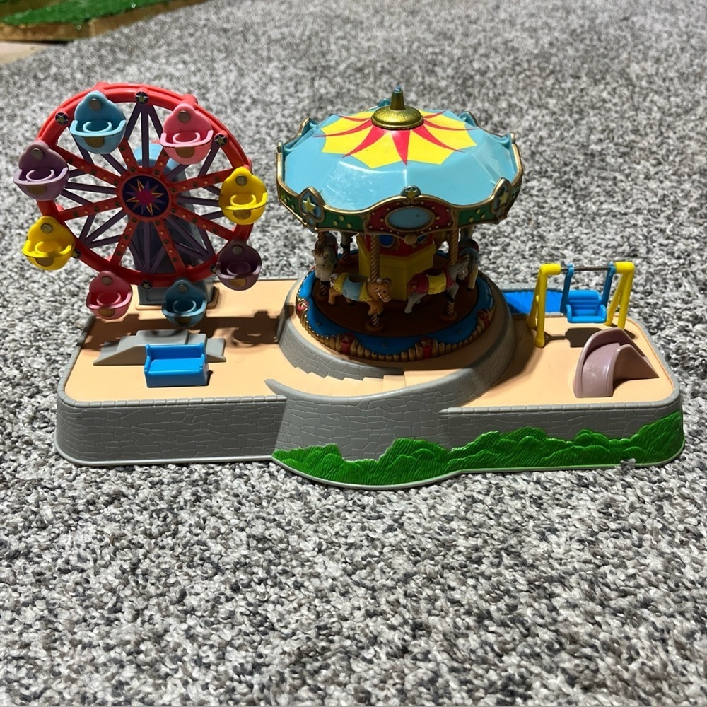 Blue Box Toys Tiny Dreams Musical Amusement Park  Polly Pocket Style Vintage